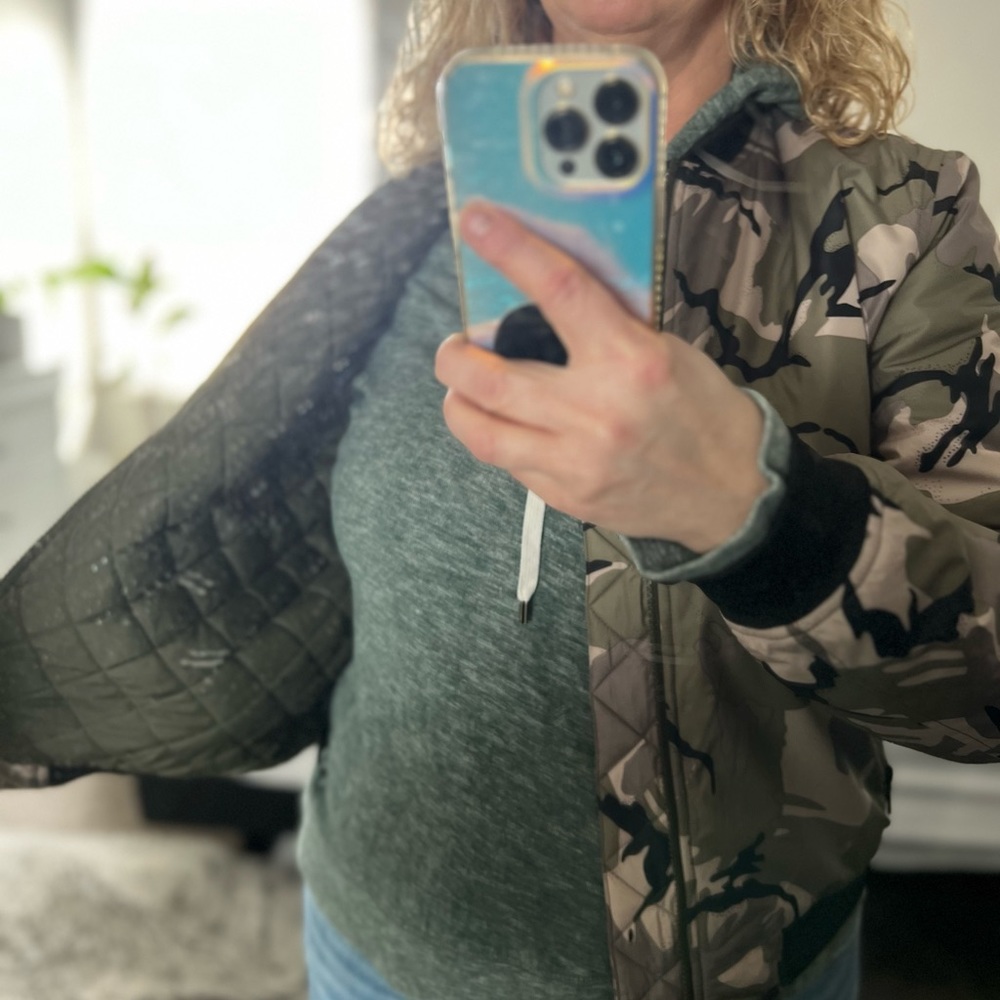 The North Face Woman's Barstol Bomber Jacket Full Zip Quilted Camo Size L  cute! - Picture 11 of 14